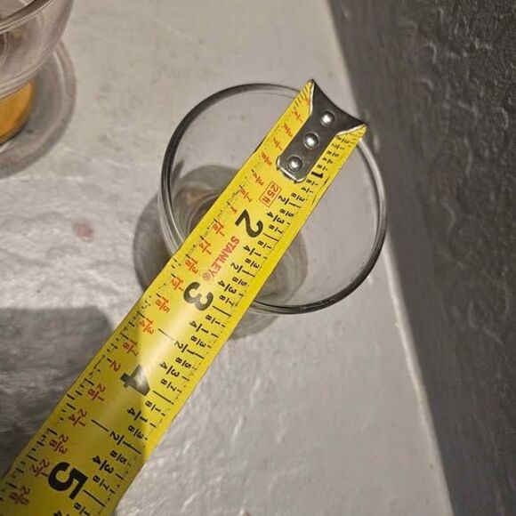 Set of 2 Gold Bottomed Cocktail Glasses - Picture 10 of 10